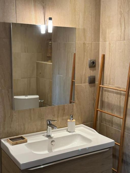 Appartement De Plain-Pied Avec Jardin Avignon Ngoại thất bức ảnh